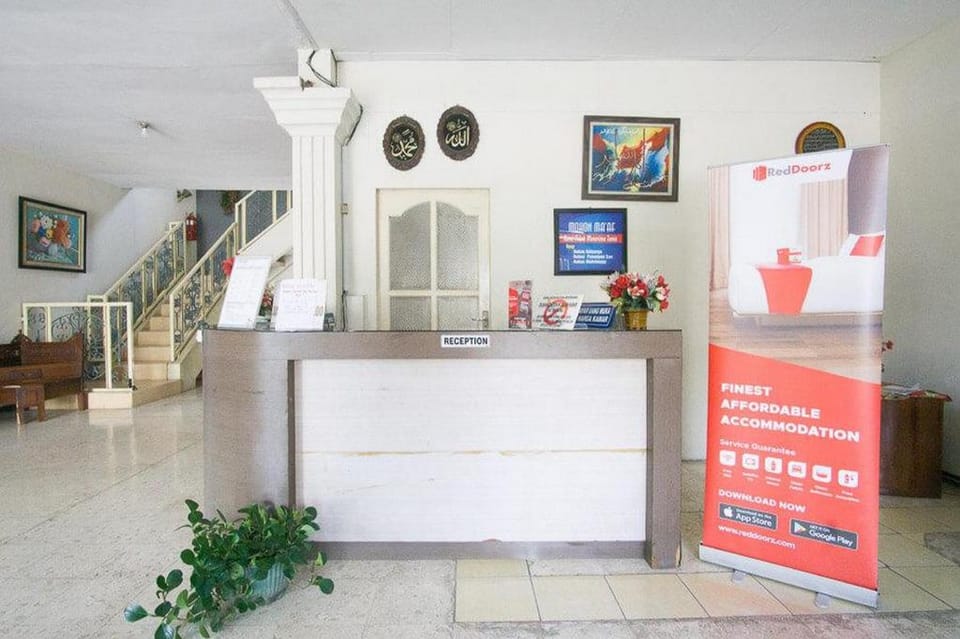 RedDoorz Syariah @ Jalan Gajah Mada Bed and Breakfast in East Java