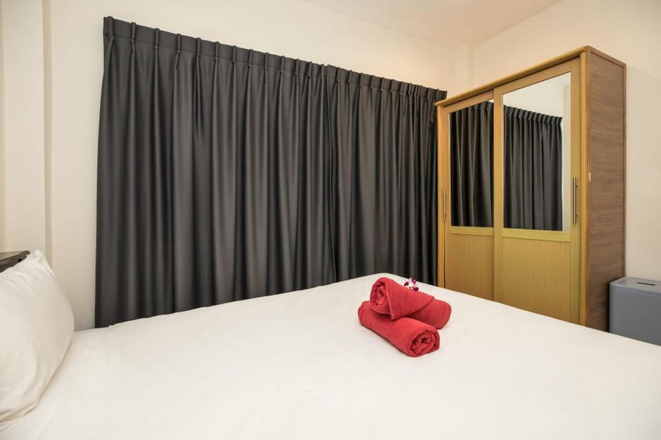 Villa Felicity w/ 5BR, Pool & Garden, near Haiharn Villa in Rawai