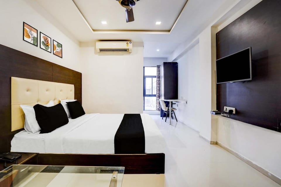 Super Collection O Infocity Metro Station Gandhinagar Formerly Hotel Grand Krishna Hotel in Gandhinagar