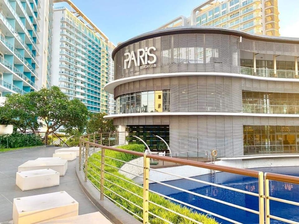 An Ultimate Beach Experience@ Azurre Apartment in Muntinlupa