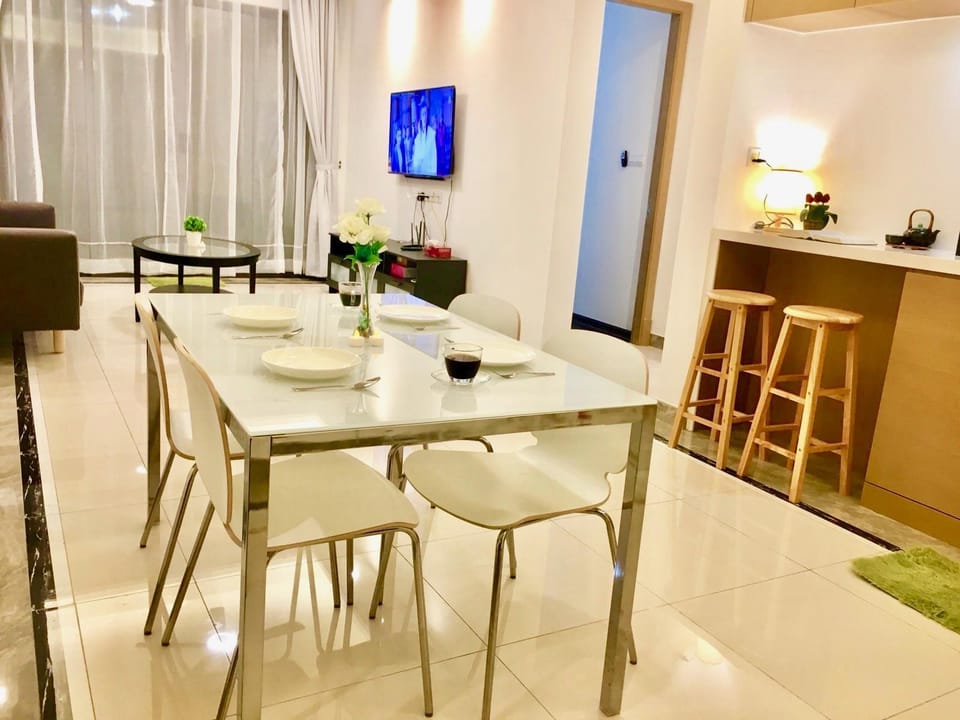 Luxurious Cosy 2 bedrooms Condo @ R&F Mall Apartment in Johor Bahru