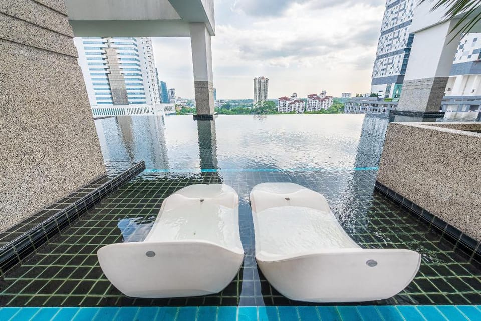 Twin Galaxy  1 Bed Room_CIQ_King Bed Apartment in Johor Bahru