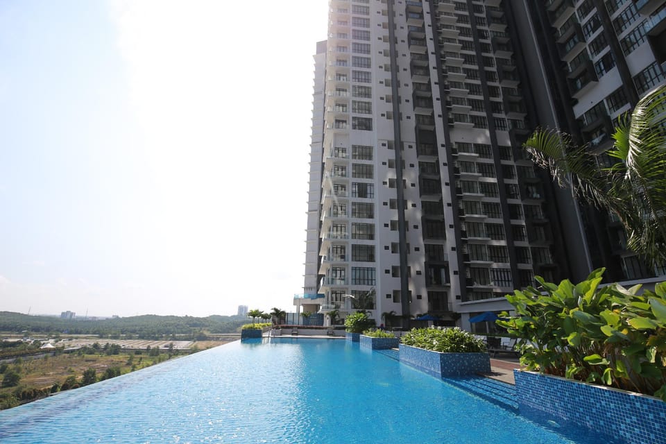 SUPER NEAR Legoland| IG spot Art Space@ D Pristine Apartment in Johor