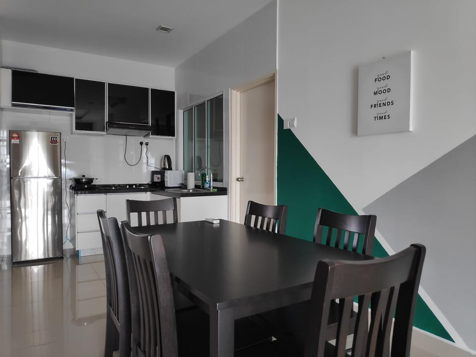 3 Room Near Legoland & Second link @ Nusa Height Apartment in Johor
