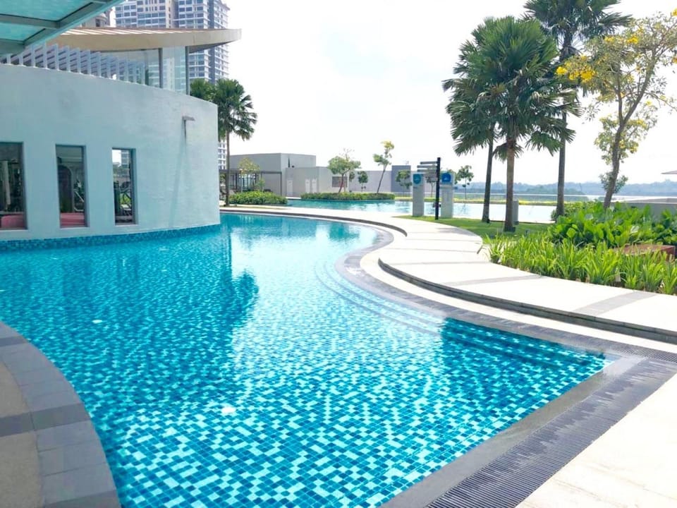 Zenspace  WiFiNetflix Legoland Bigbox Olympic Pool Apartment in Johor