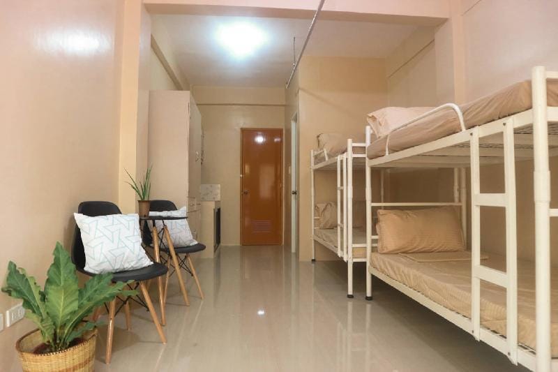 Iloilo Transient Rooms | BUDGET room for four (UB) Apartment in Iloilo City