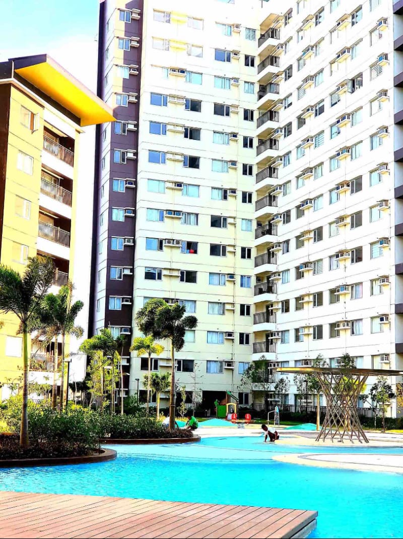 Hotel Quality Accommodation in Ayala+Kitchen+Pool Apartment in Iloilo City