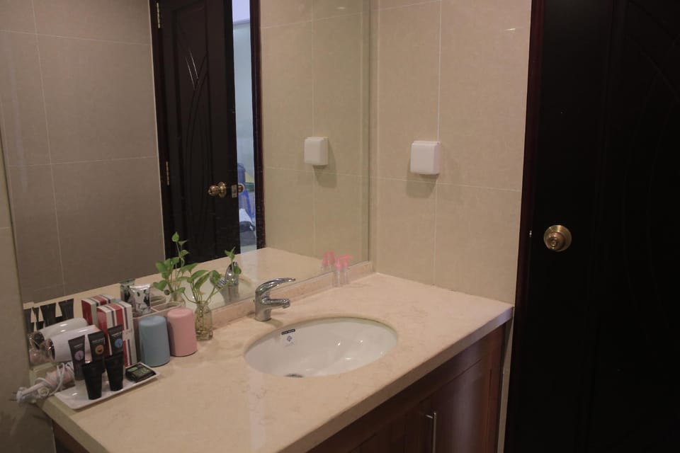 VINCOM 5* ROYAL CITY 107M2 2BR WITH AMAZING VIEWS Apartment in Hanoi