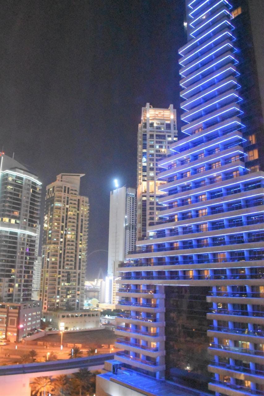 1BR Apartment with Ocean Palm & Atlantis View Apartment in Dubai