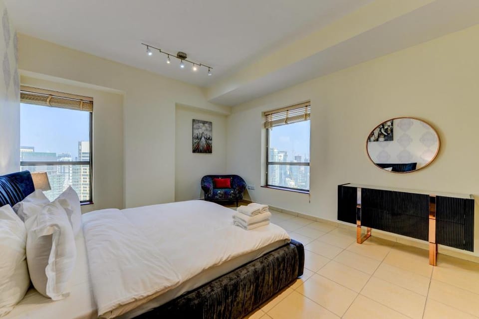 VIP Castles JBR Suites - Spacious 3 BR near Beach Apartment in Dubai