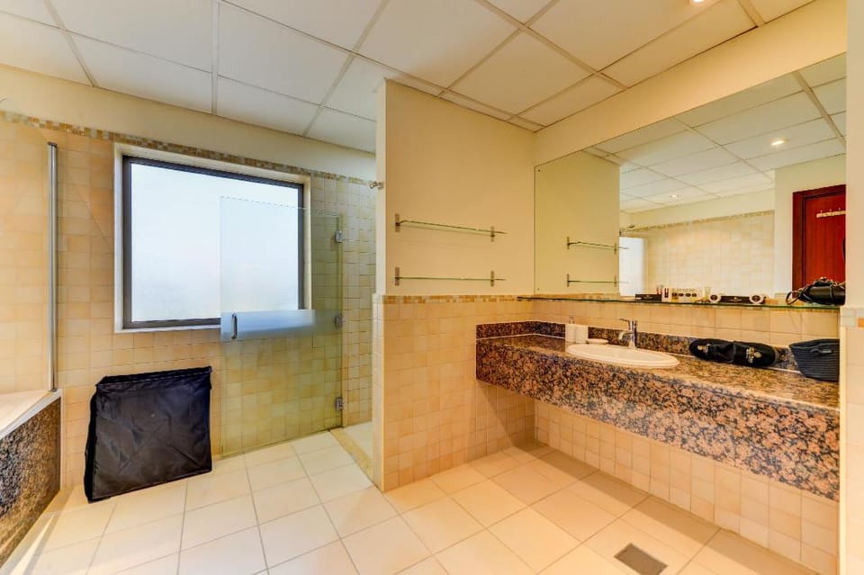 VIP Castles JBR Suites - Spacious 3 BR near Beach Apartment in Dubai