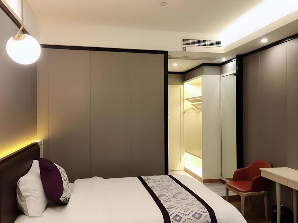 GYA Shanghai West Youyi Road Subway Station Hotel Hotel in Shanghai