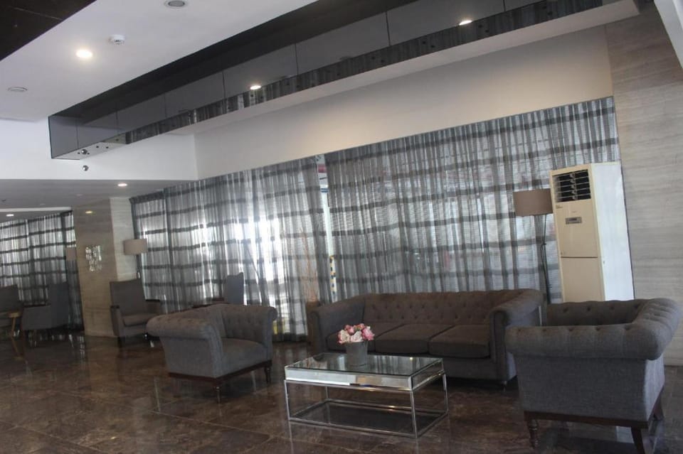Studio Unit IT Park and Ayala ETB16D (NO WIFI) Apartment in Lapu-Lapu City