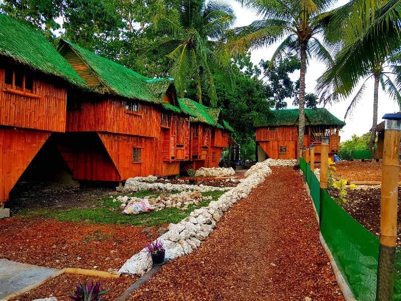 Bamboo house 3 - 2 rooms private bathroom @Nirvana Apartment in Central Visayas