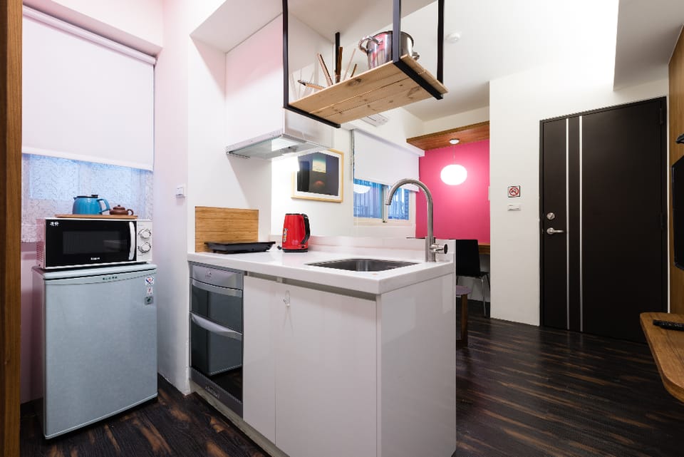 MRT Metro Downtown AB Apt 4-9P Apartment in Taipei City