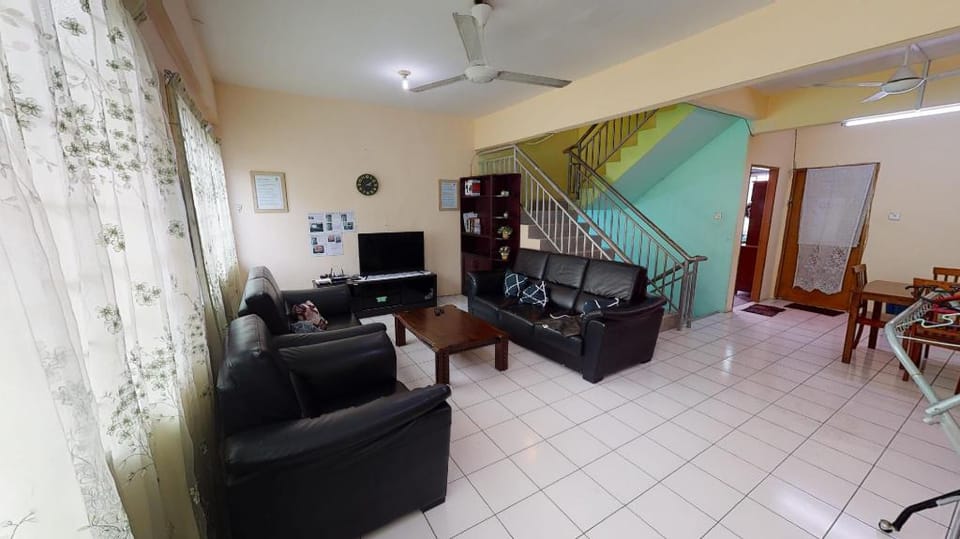 Storey 3 Terrace Hse-KK,Airport,Kepayan,Putatan. Vacation rental in Kota Kinabalu