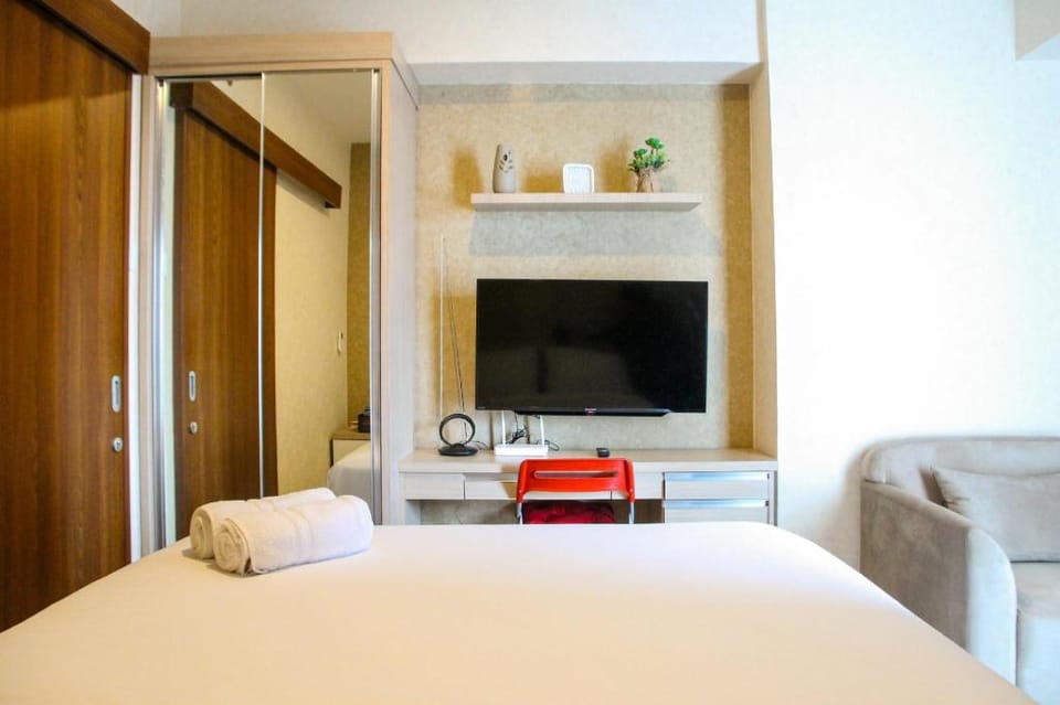 Minimalist 1BR Grand Kamala Lagoon Apt By Travelio Apartment in West Java