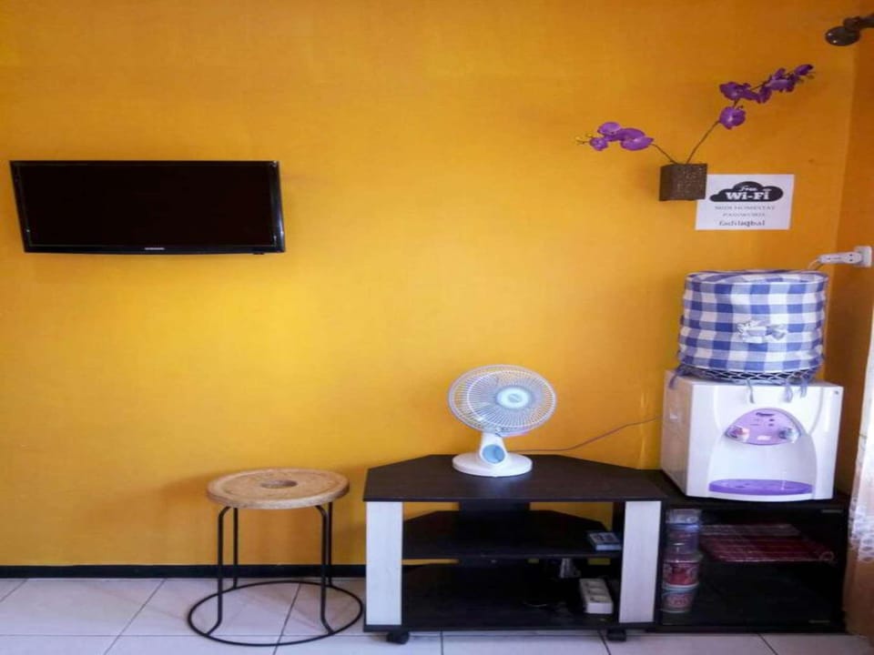 Midi Home doble bed view balkon Villa in Batu