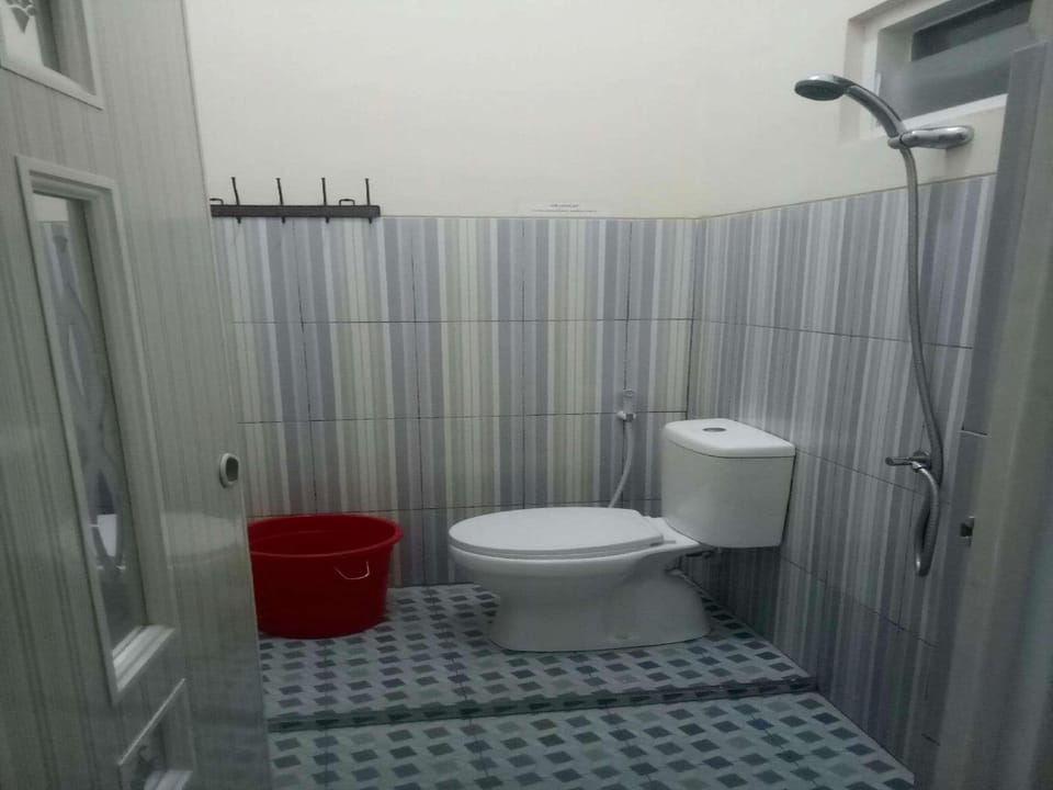 Midi Home doble bed view balkon Villa in Batu