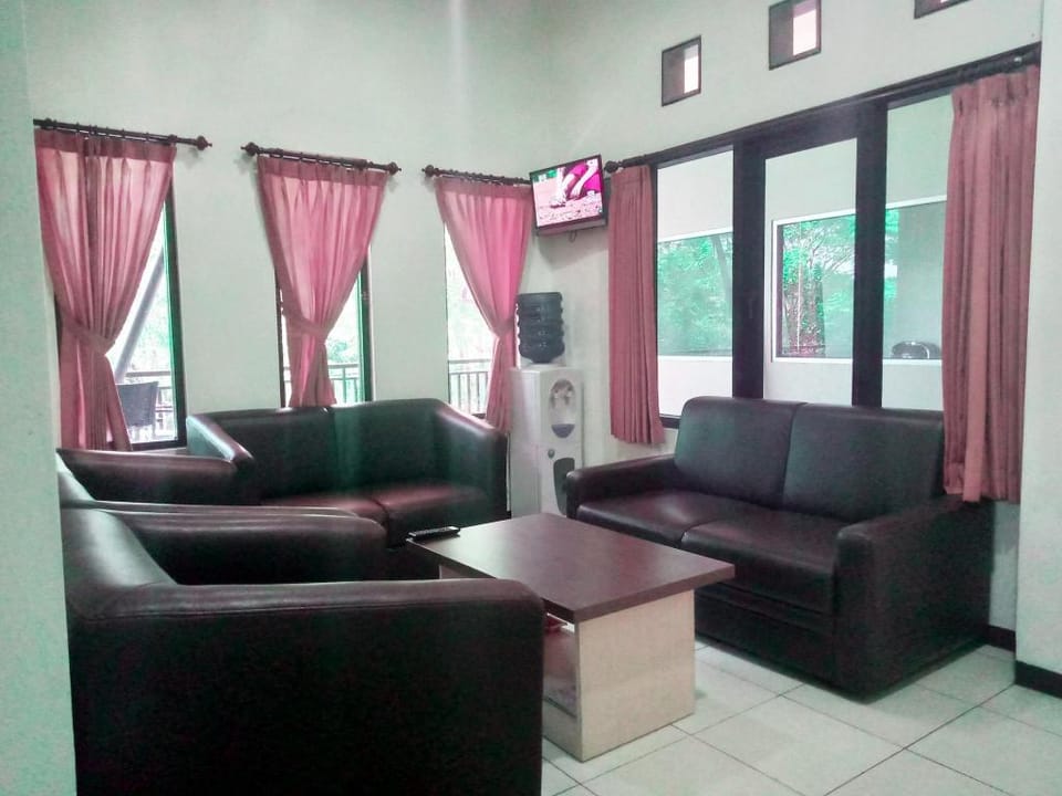 Villa Graha Nisrina  Villa in Batu