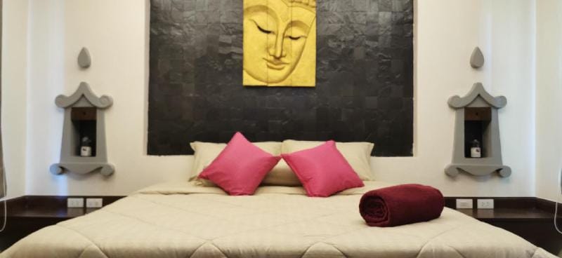 4+1 Bedrooms Thai Style Pool Villa Villa in Pattaya City