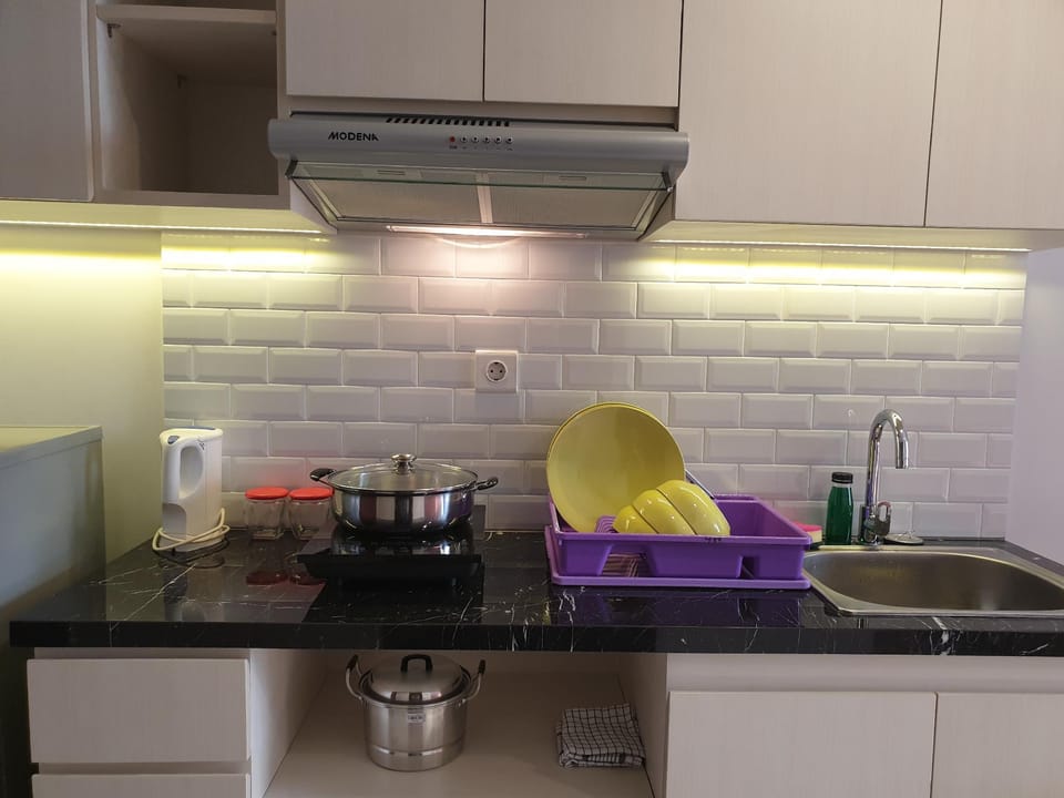 Cozy and Fully Furnished Apartemen Wes vista Apartment in Jakarta