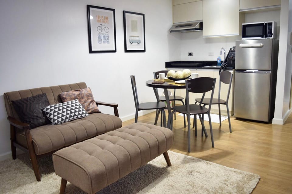 Abreeza Place Studio Unit (WiFi and NetFlix) Apartment in Davao City