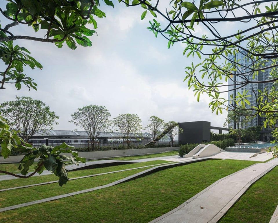 a minute walk to sky train - full furnish/wifi Apartment in Bangkok