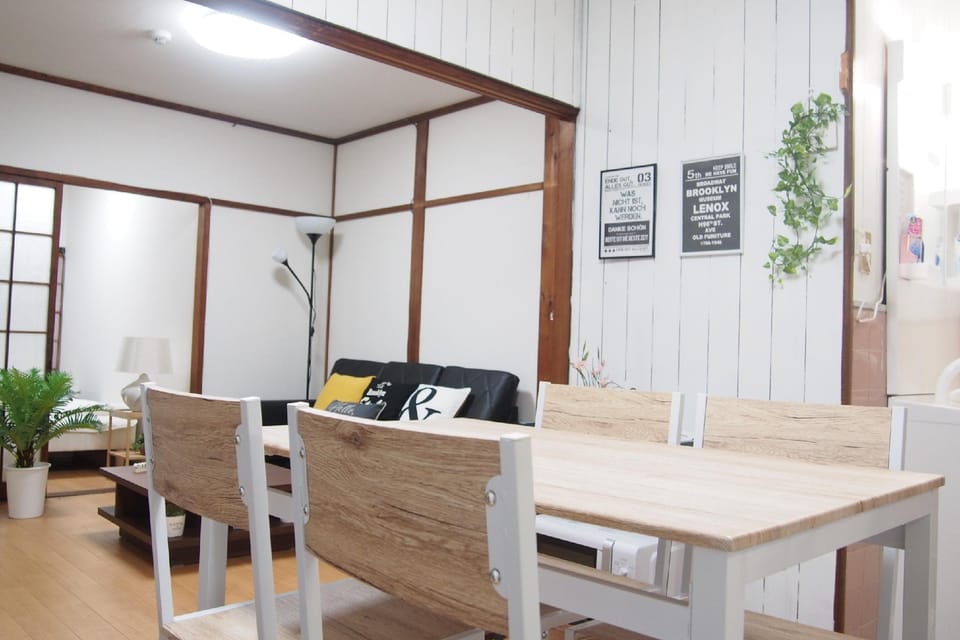 Japanese Traditional House! 8 beds up to 9 people Vacation rental in Osaka