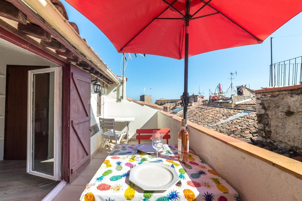 Apt terrasse centre historique place aux aires Apartment in Grasse