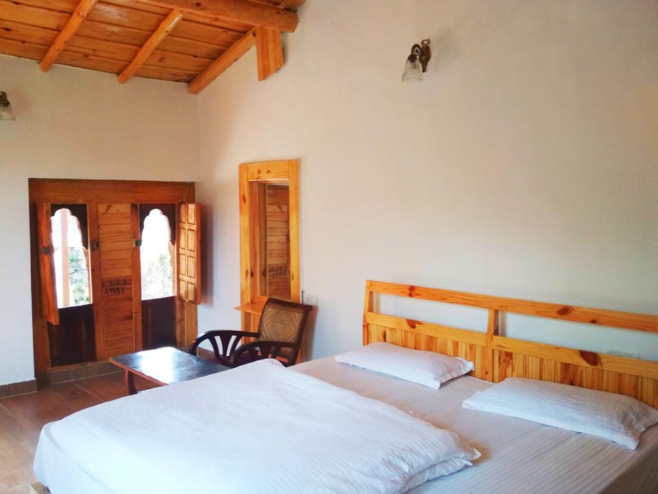 Silent Valley Alchauna-Kumaoni House I along river Villa in Uttarakhand
