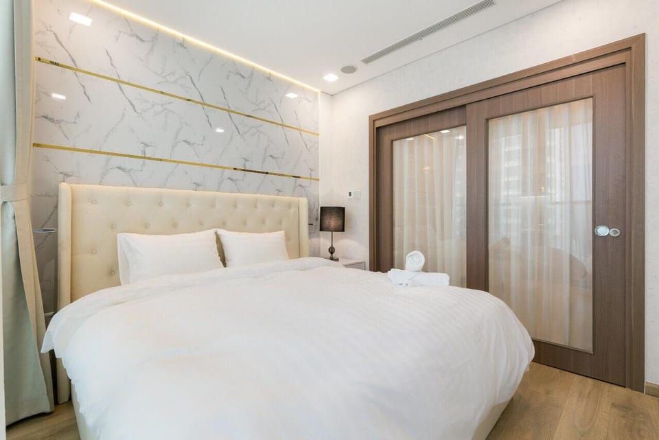 DIAMOND APARTMENT INSIDE THE LANDMARK 81 BUILDING Apartment in Ho Chi Minh City