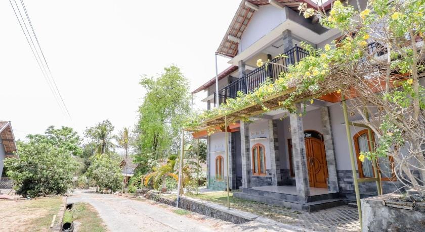 Dewisri Homestay Vacation rental in Special Region of Yogyakarta