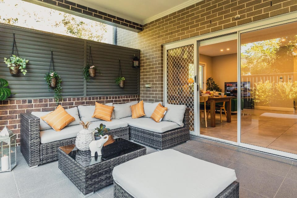 New/5 bed house/3 bath/TV box/near Eastwood Villa in Sydney