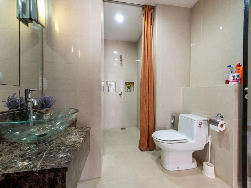 Luxurious Resort Suites Sunway Lagoon 4-8 Pax Apartment in Subang Jaya