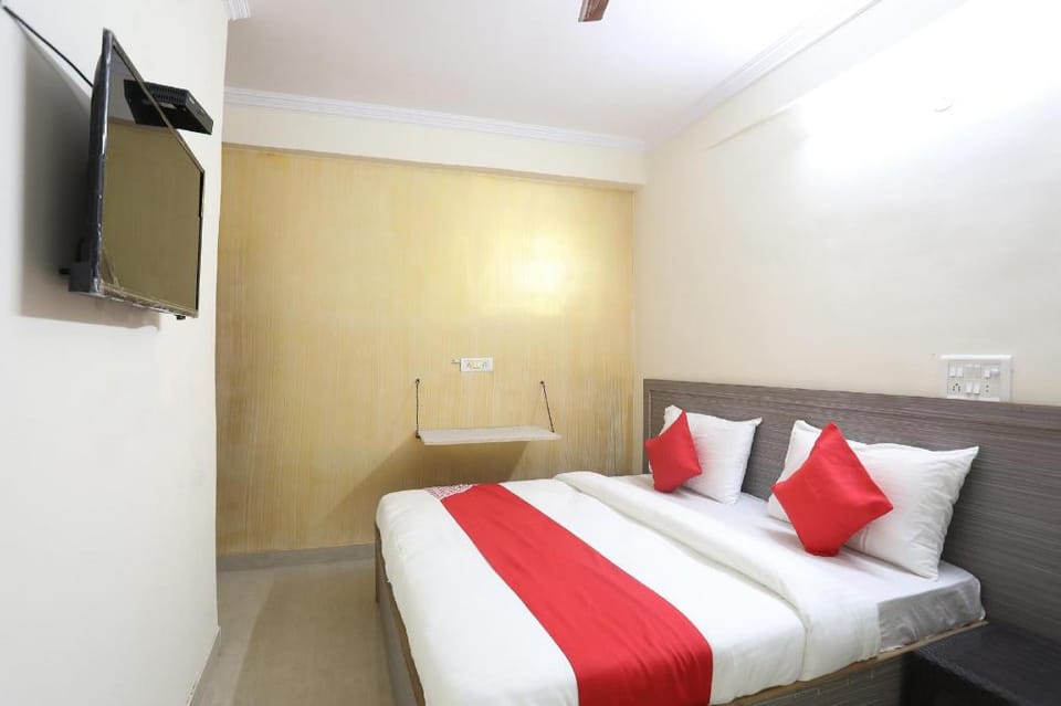 Hotel O A P Residency Hotel in Noida