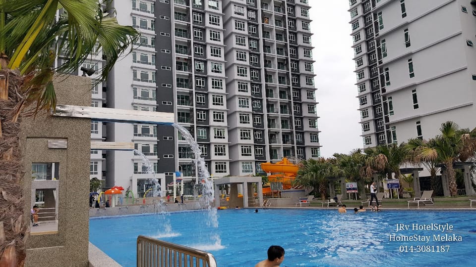 Price from 3pax Luxuly room big pool 7min Jonker Apartment in Malacca