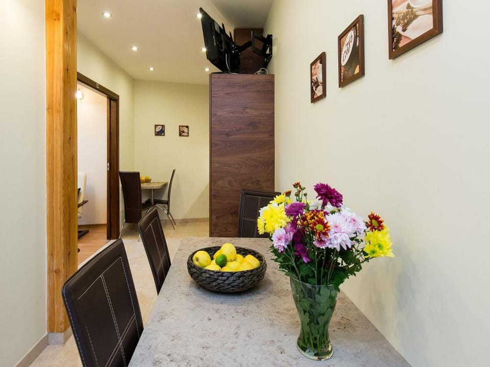 2bdr 1bth Vanilla 1 Apartment, 5min to Main Square Apartment in Krakow