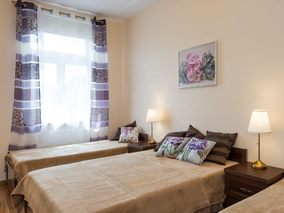 4bdr 2bth Vanilla 5 Apartment, 5min to Main Square Apartment in Krakow
