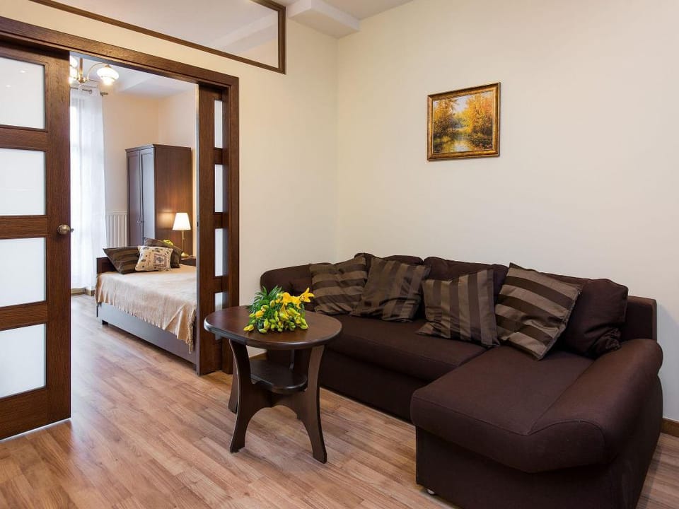4bdr 2bth Vanilla 5 Apartment, 5min to Main Square Apartment in Krakow