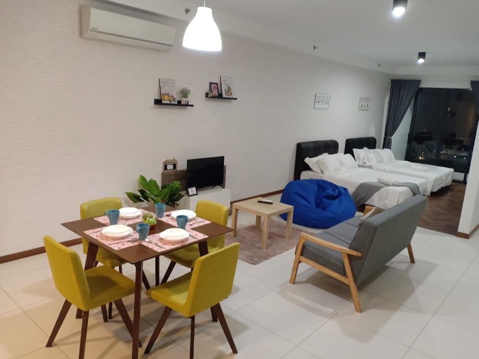 SUNRISE Seaview Studio By The Landmark Gurney 145 Apartment in Tanjung Bungah