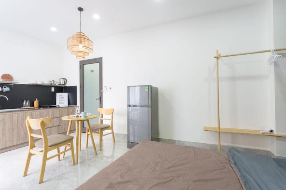 Balcony Studio Apt in Center-Free Airport Pick up Apartment in Da Nang