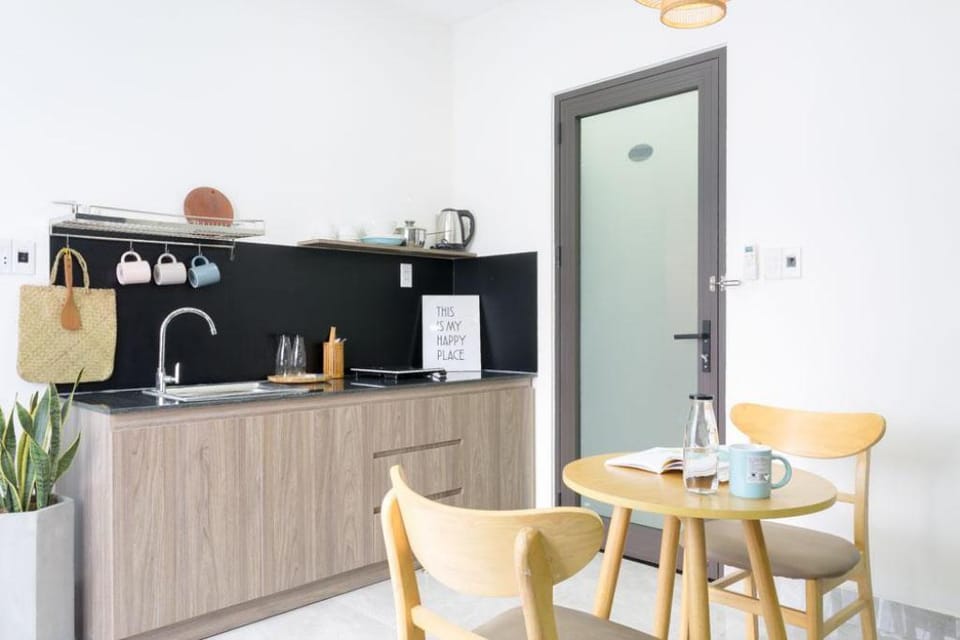 Balcony Studio Apt in Center-Free Airport Pick up Apartment in Da Nang