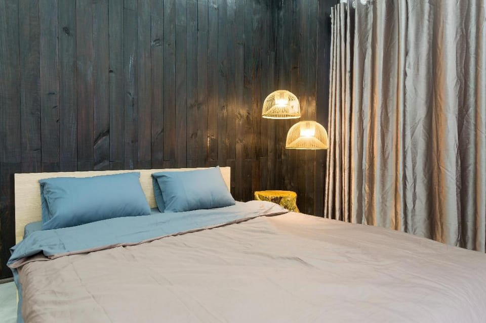 Balcony Studio Apt in Center-Free Airport Pick up Apartment in Da Nang