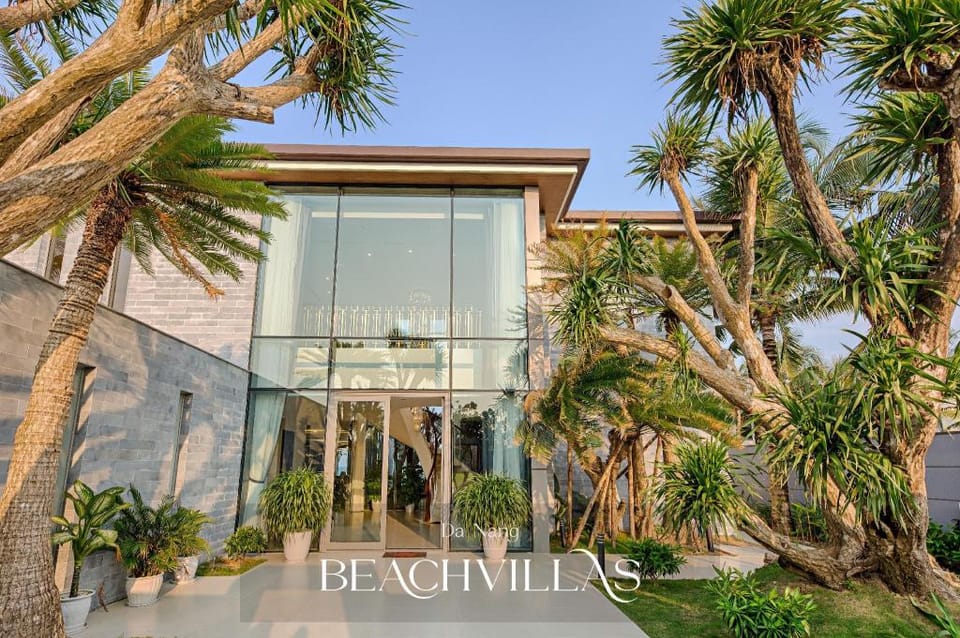 DNBV - Luxury Beachfront Villa at 5-star Resort Villa in Hoa Hai