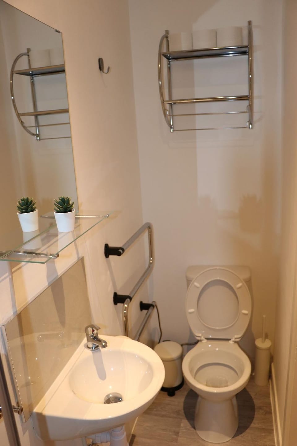 Newly Refurbished 1-Bedroom Flat near Town Centre Apartment in Stoke-on-Trent