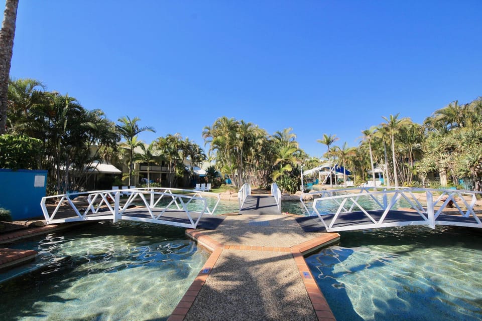 Poolside Villa Fun, Diamond Beach Resort #40 Apartment in Mermaid Beach