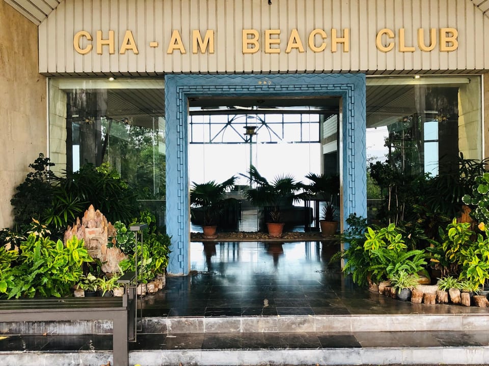 Cha-am beach club by Prapada (Sea view) Apartment in Thailand