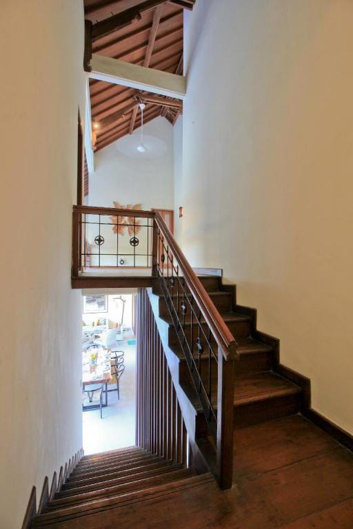UMA LIMA 5BR -7Min Beach Access & 10Min to CANGGU Villa in North Kuta
