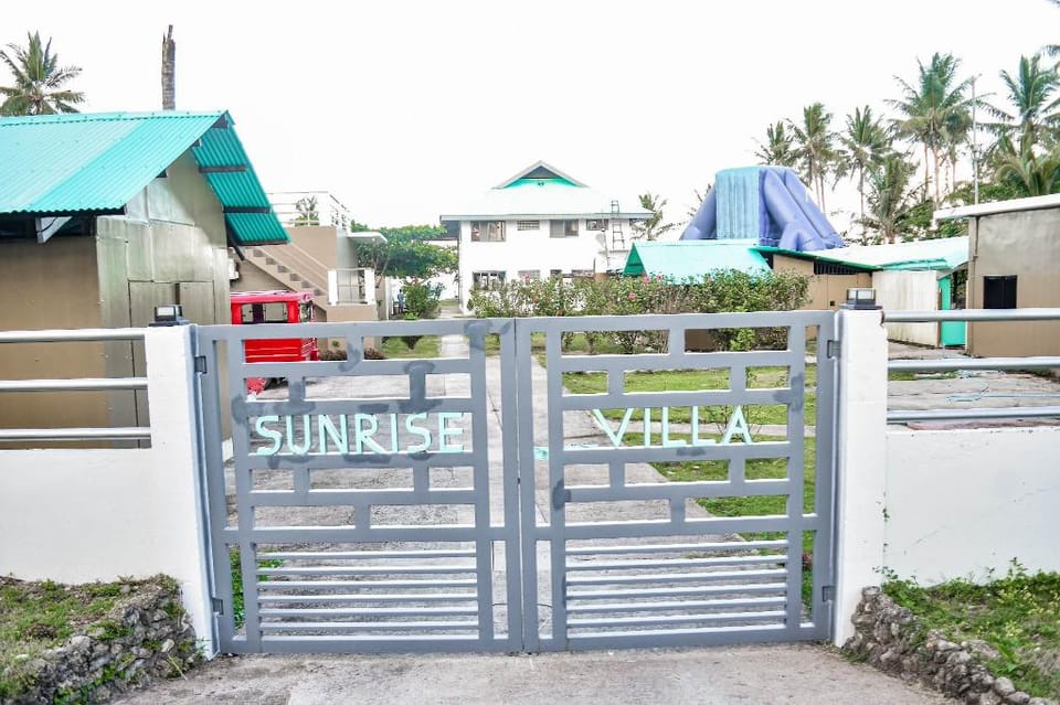 Family Villa  Villa in General Luna